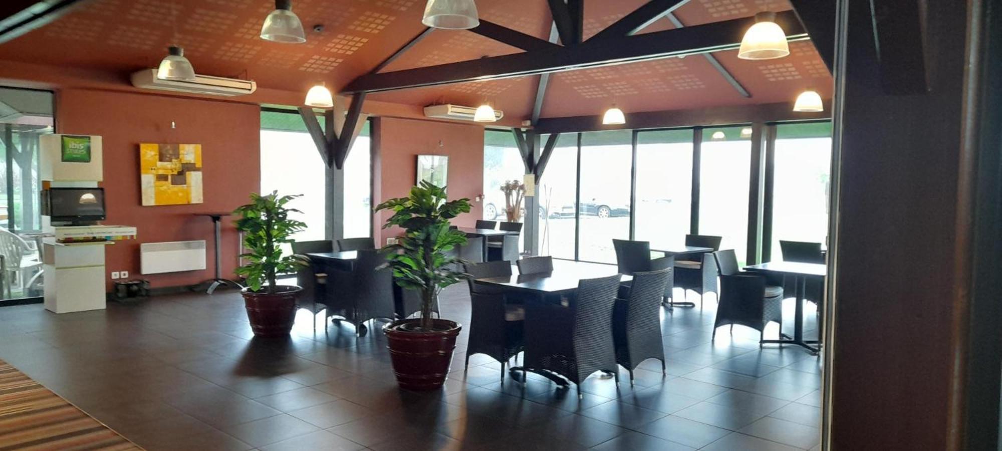 Ibis Styles Segre Hotel Exterior photo